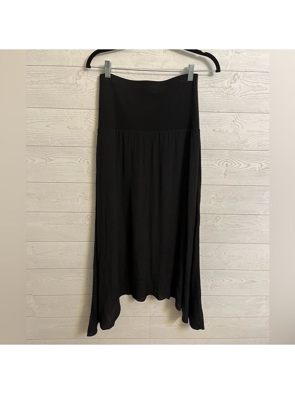 CABI Women’s Black Rayon High Low Skirt. Size XS
